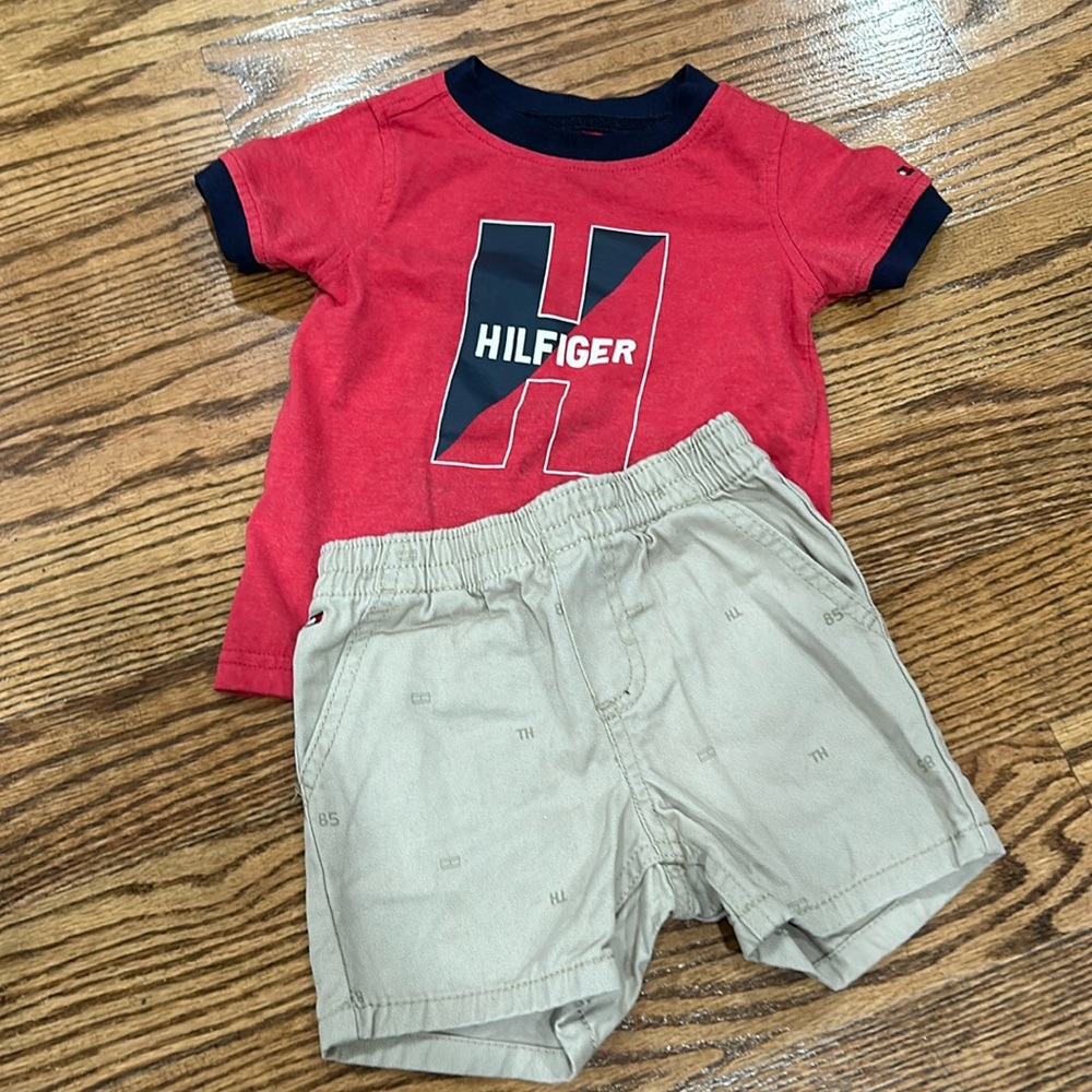 Tommy Hilfiger set size 12m good condition